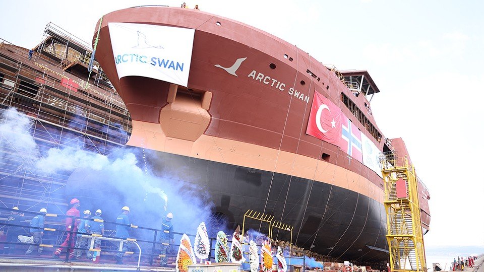 Fabrika Balıkçı Gemisi NB79 Arctic Swan Suya İndirildi!