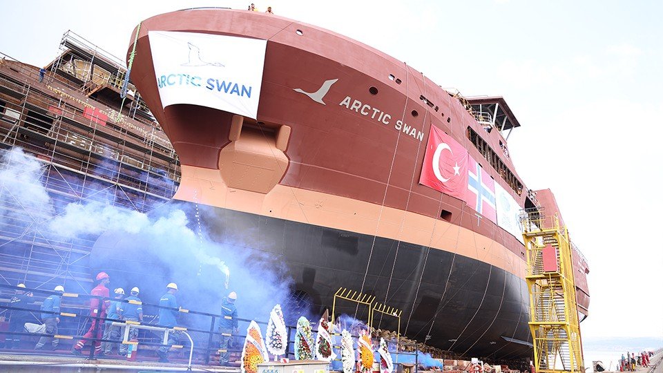 Factory Trawler NB79 Arctic Swan Met the Sea!